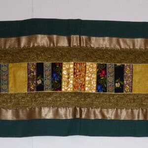 מפת שולחן(ראנר) עם רקמה.